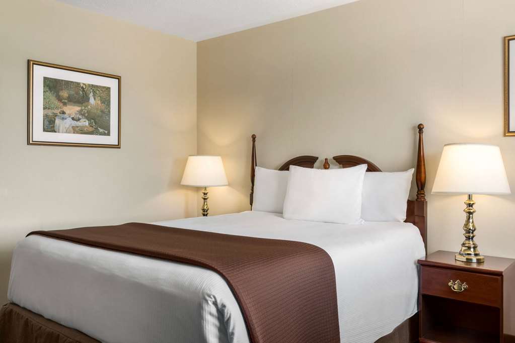 Travelodge Hotel By Wyndham Kingston Lasalle Oda fotoğraf